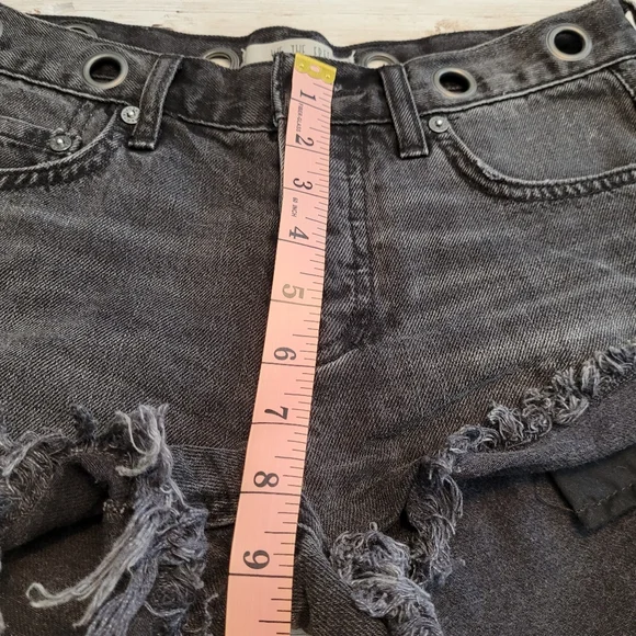 Free People Sashed and Relaxed Grommet Distress Cutoff Denim Shorts Black 24 - Picture 14 of 15